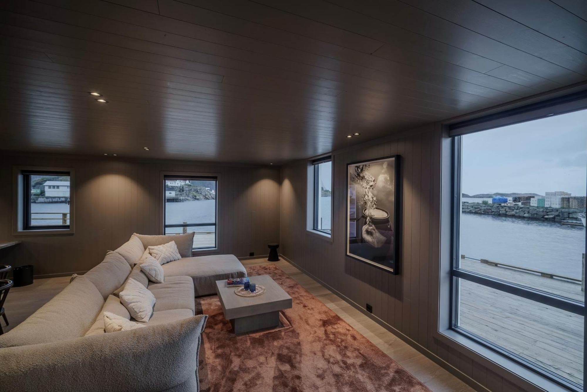 Henningsvaer Bryggehotell - By Classic Norway Hotels Екстериор снимка